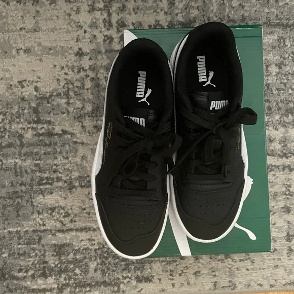 Puma - Picture 3 of 4